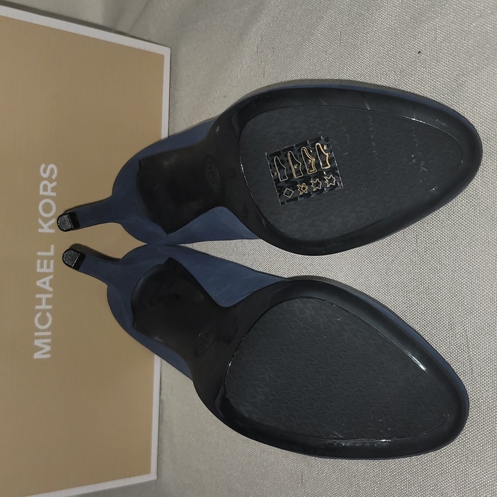 Michael Kor New Flex Pump Blue Suede Sz. 7 - Picture 5 of 6